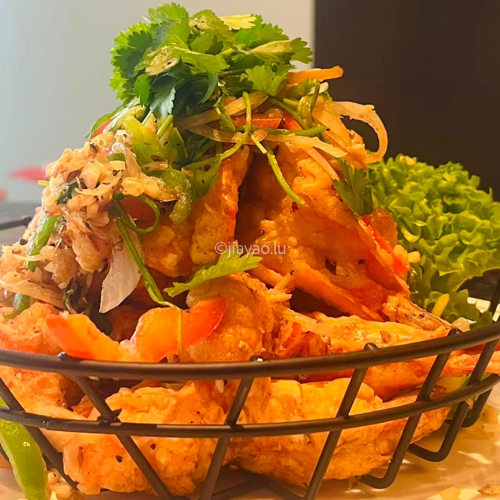 Scampis croustillants frits à l'ail